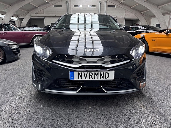 Kia Ceed 2 of 23