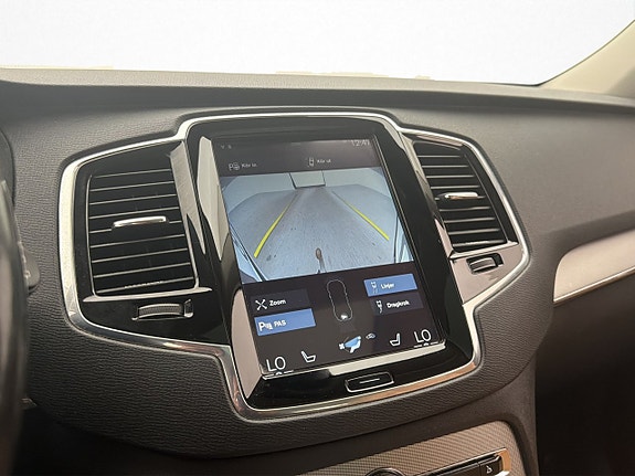 Volvo XC90 24 of 30