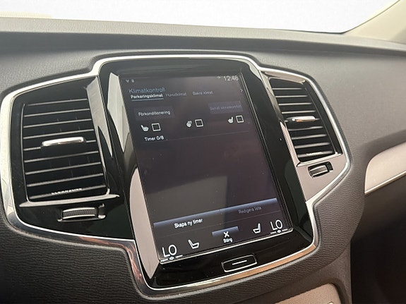 Volvo XC90 27 of 30