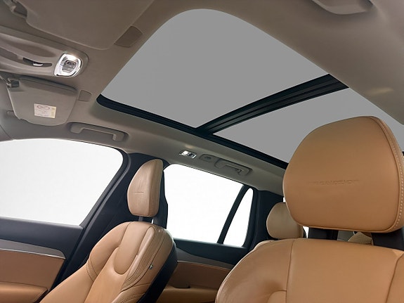 Volvo XC90 22 of 30