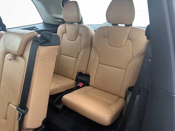 Volvo XC90 21 of 30
