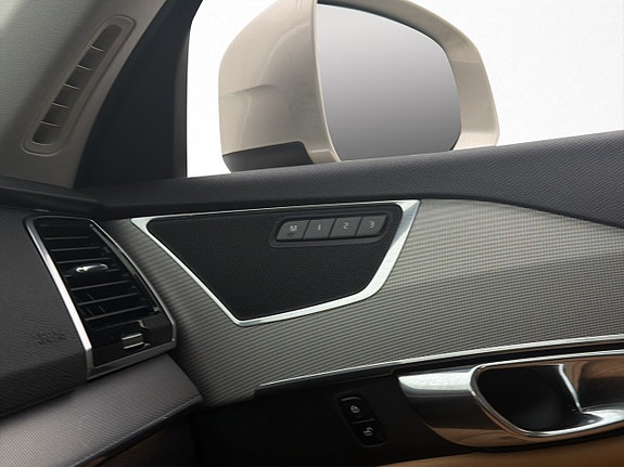 Volvo XC90 12 of 30