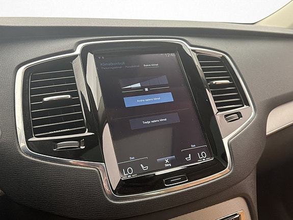 Volvo XC90 26 of 30