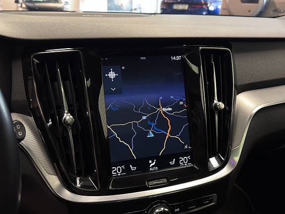 Volvo V60 22 of 26
