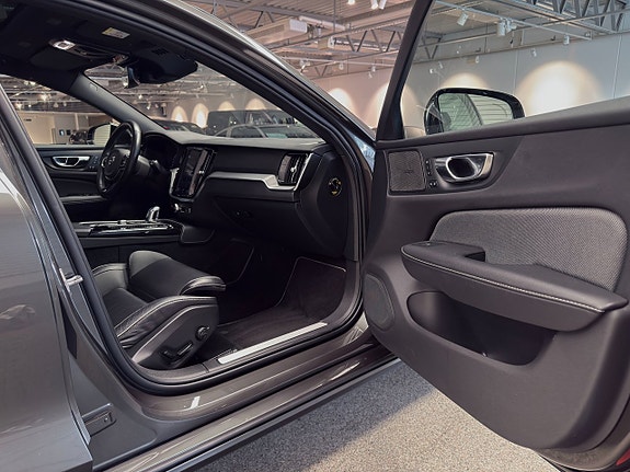 Volvo V60 16 of 26