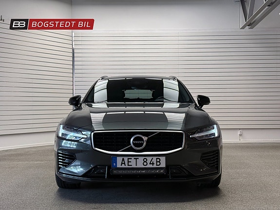 Volvo V60 2 of 26