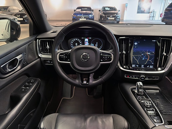 Volvo V60 11 of 26