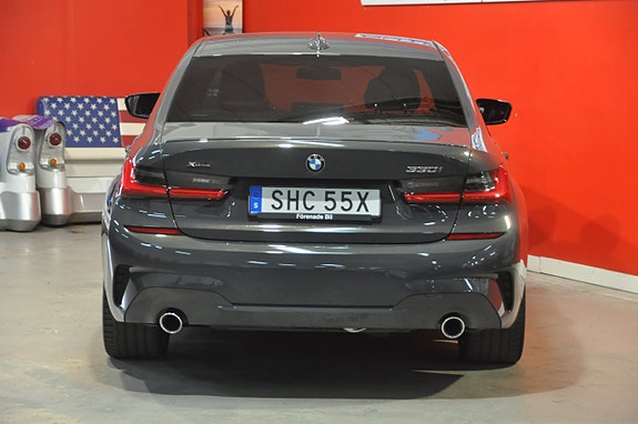 BMW 330i 5 of 22