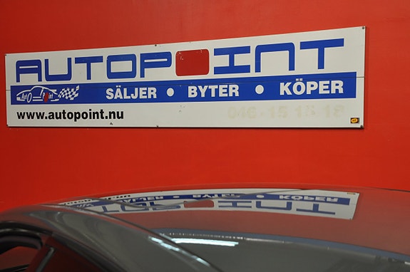 BMW 330i 16 of 22