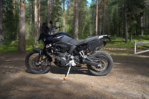 BMW F 900 GS 2 of 8