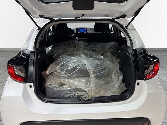 Toyota Yaris 10 of 13