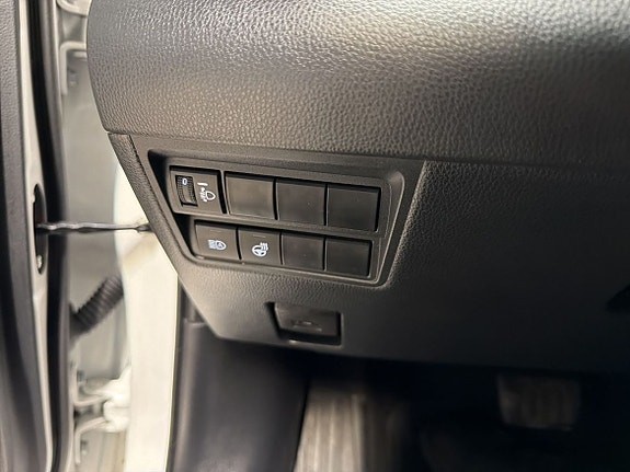 Toyota Yaris 11 of 13
