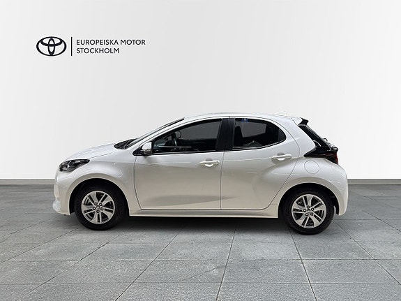Toyota Yaris 3 of 13
