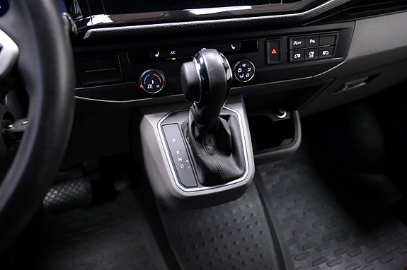 Volkswagen Transporter 18 of 25