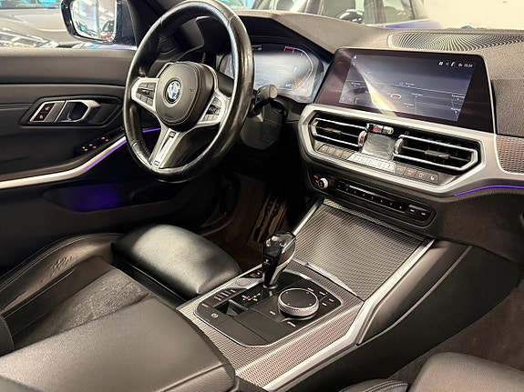 BMW 330i 18 of 26