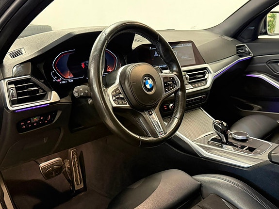 BMW 330i 19 of 26