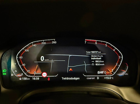 BMW 330i 24 of 26