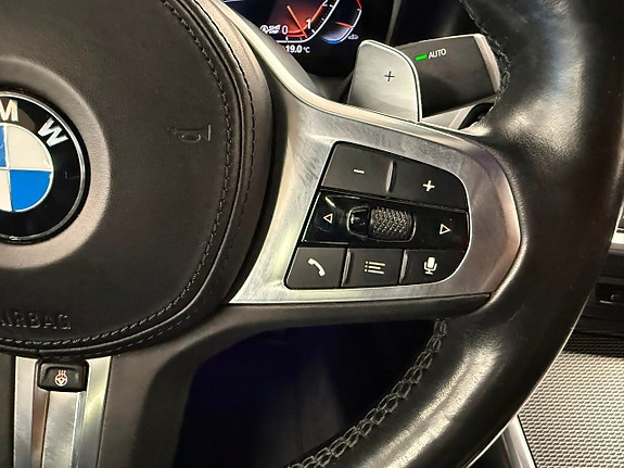 BMW 330i 26 of 26