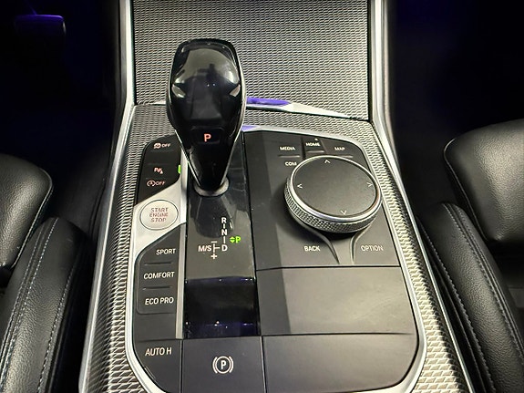 BMW 330i 23 of 26