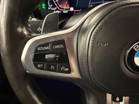BMW 330i 25 of 26