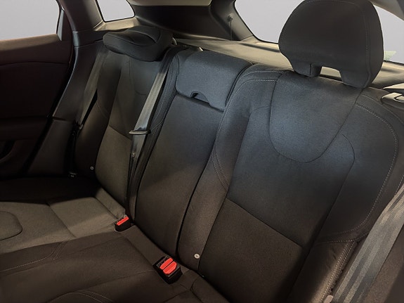 Volvo V40 25 of 25