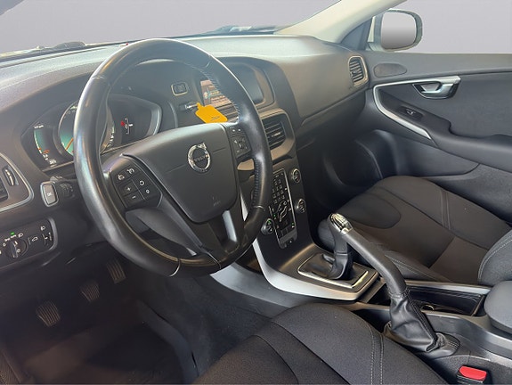 Volvo V40 12 of 25