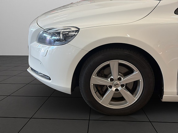 Volvo V40 24 of 25