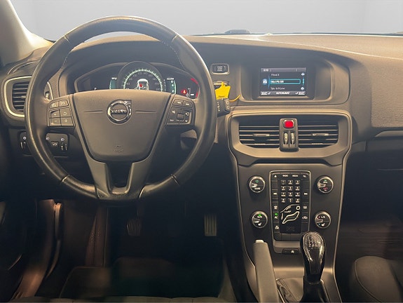 Volvo V40 14 of 25