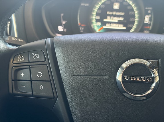 Volvo V40 23 of 25