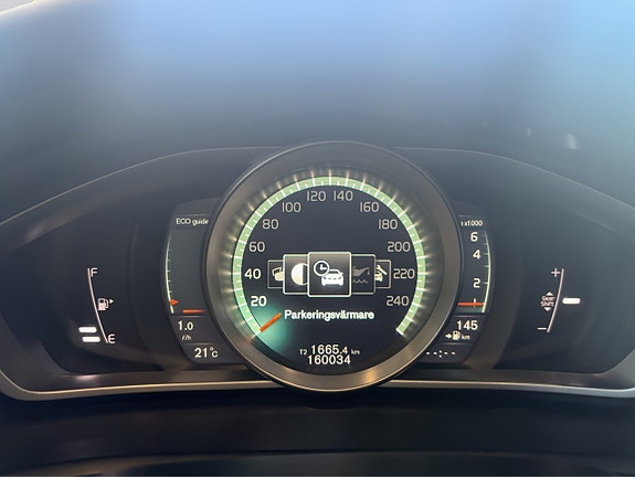 Volvo V40 13 of 25