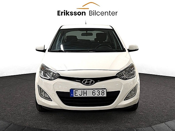 Hyundai i20 3 of 23