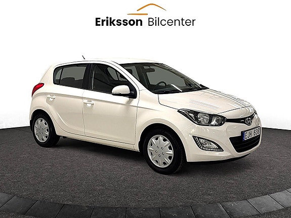Hyundai i20 2 of 23