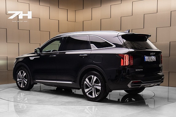 Kia Sorento 3 of 25