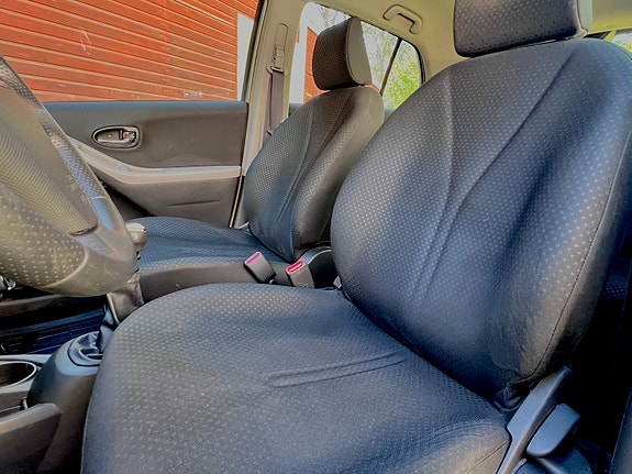 Toyota Yaris 8 of 11