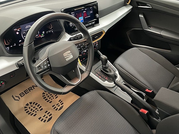 Seat Arona 7 of 20
