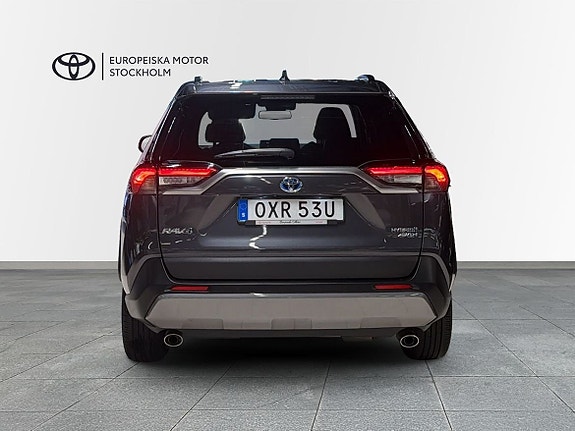 Toyota RAV4 4 of 13
