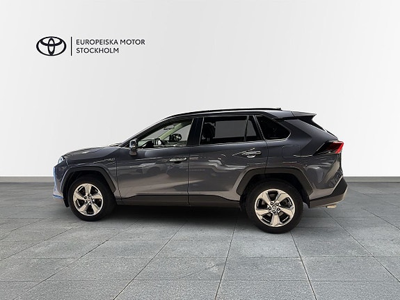 Toyota RAV4 3 of 13