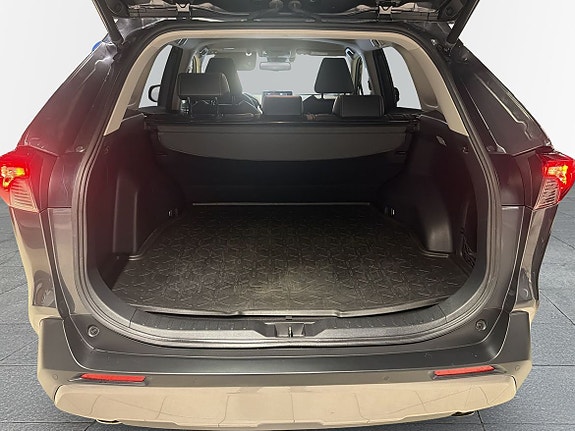 Toyota RAV4 10 of 13