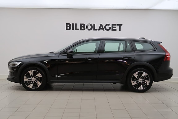 Volvo V60 Cross Country 2 of 22
