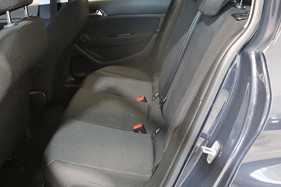 Peugeot 308 16 of 21