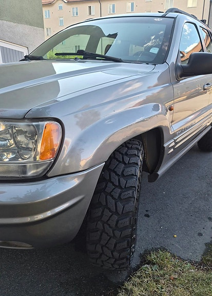 Jeep Grand Cherokee 11 of 12