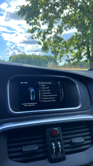 Volvo V40 8 of 12
