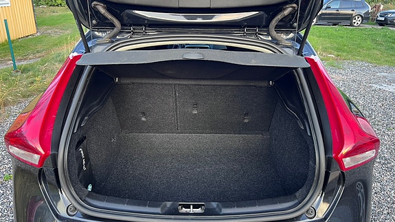 Volvo V40 11 of 12