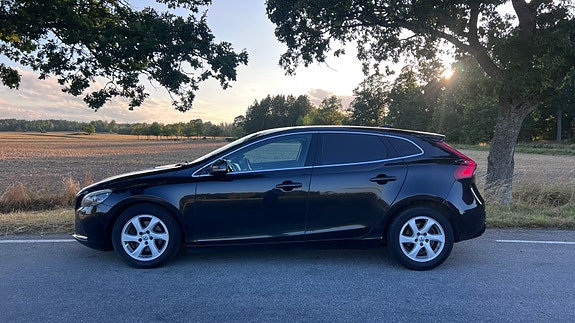 Volvo V40 4 of 12