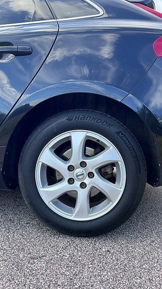 Volvo V40 12 of 12