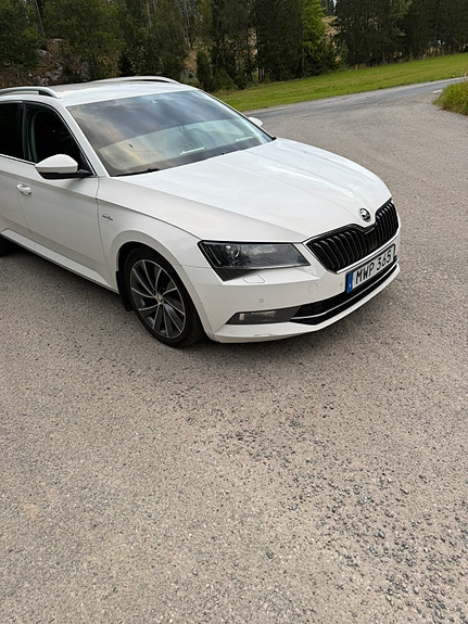 Skoda Superb 2 of 13