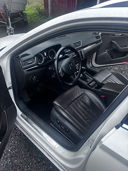 Skoda Superb 10 of 13