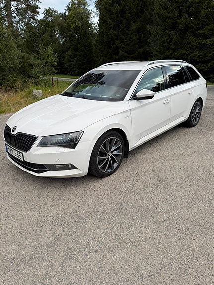 Skoda Superb 9 of 13