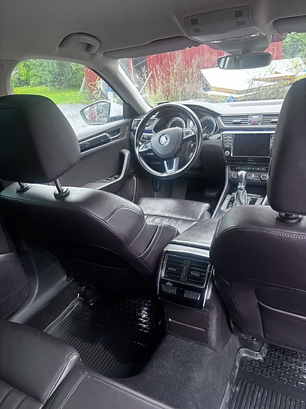 Skoda Superb 11 of 13