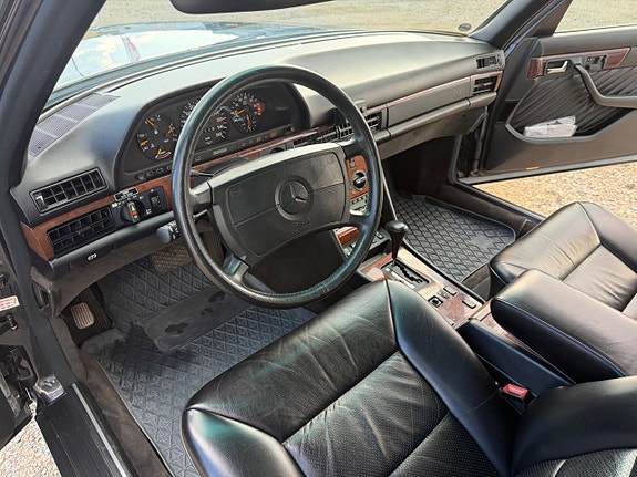 Mercedes-Benz S560 5 of 14